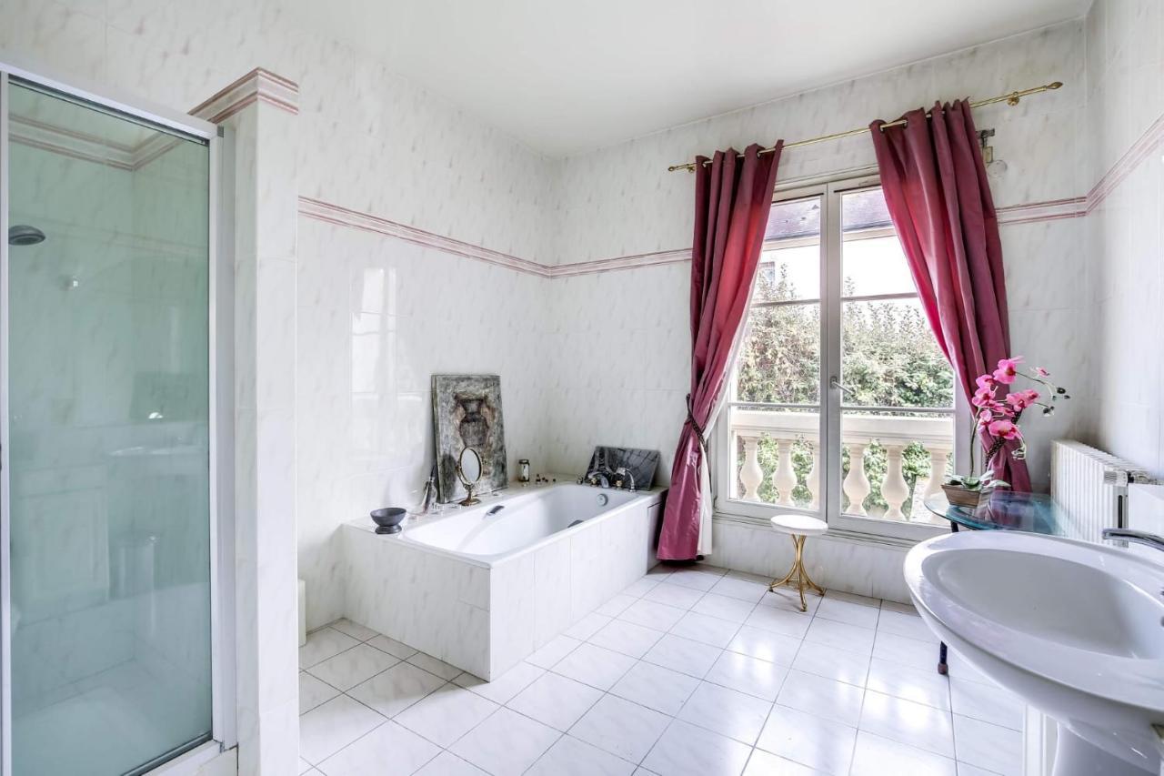La Demeure D'Iris Bed and Breakfast Bougival Exteriör bild