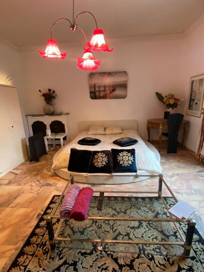 La Demeure D'Iris Bed and Breakfast Bougival Exteriör bild